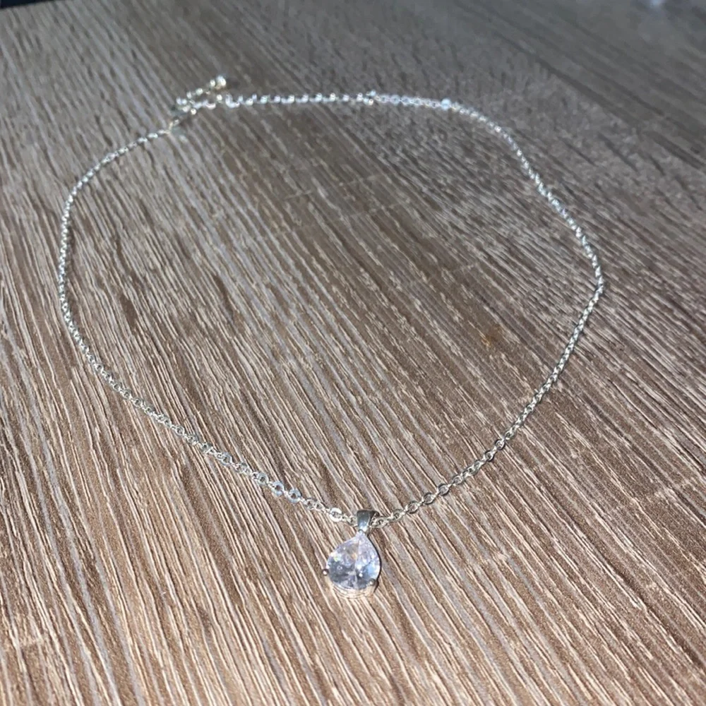 💋Adorable jewel necklace! - Picture 1 of 3